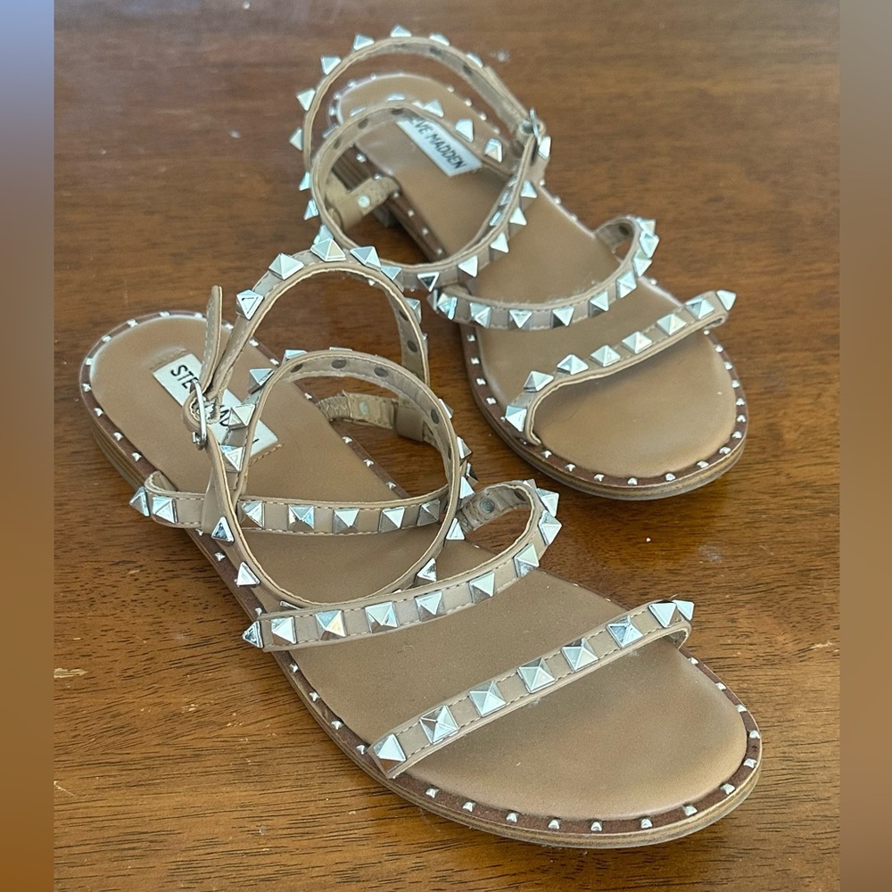 Steve Madden Tan Studded Sandal Trendy - Size 9 Womens